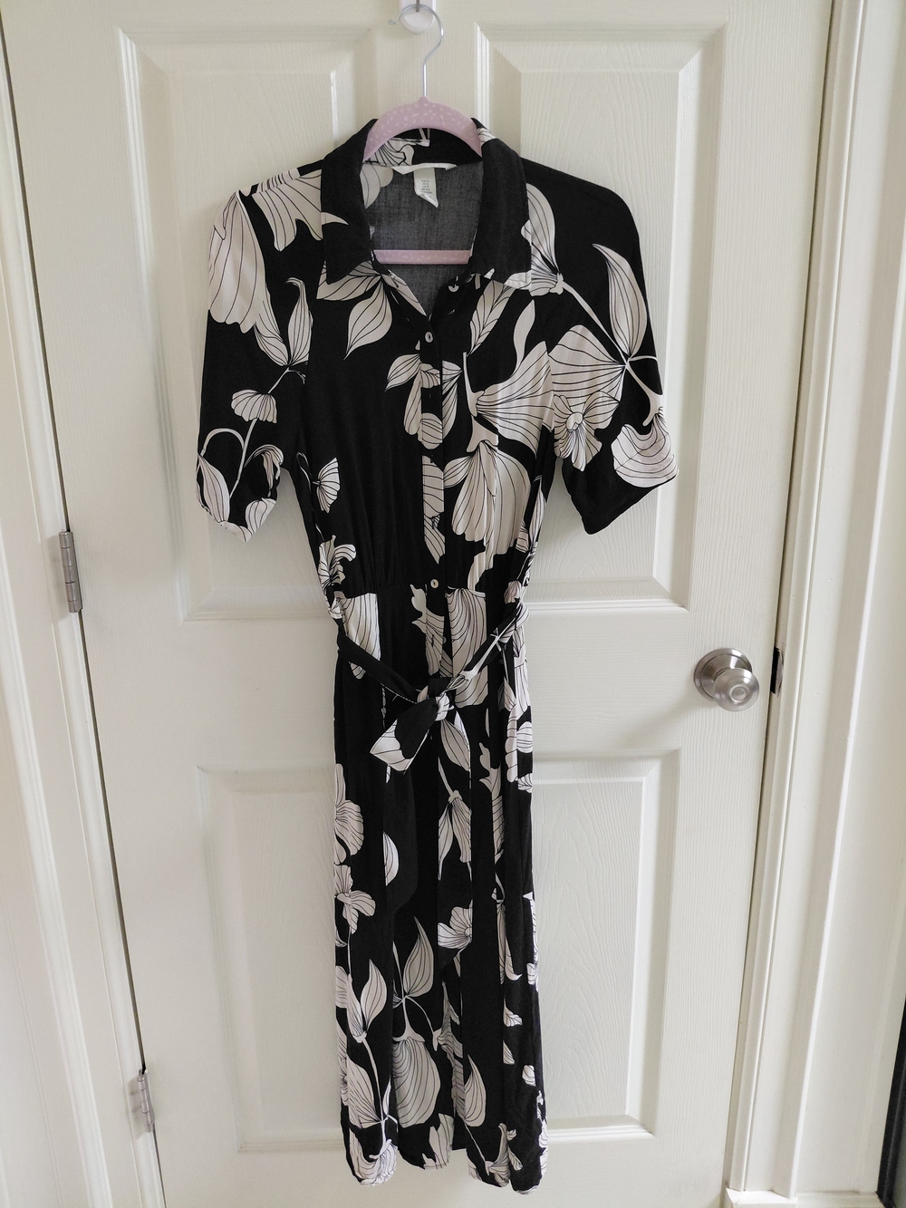 H&M Black and White Floral Midi Shirt Dress with Tie Waist